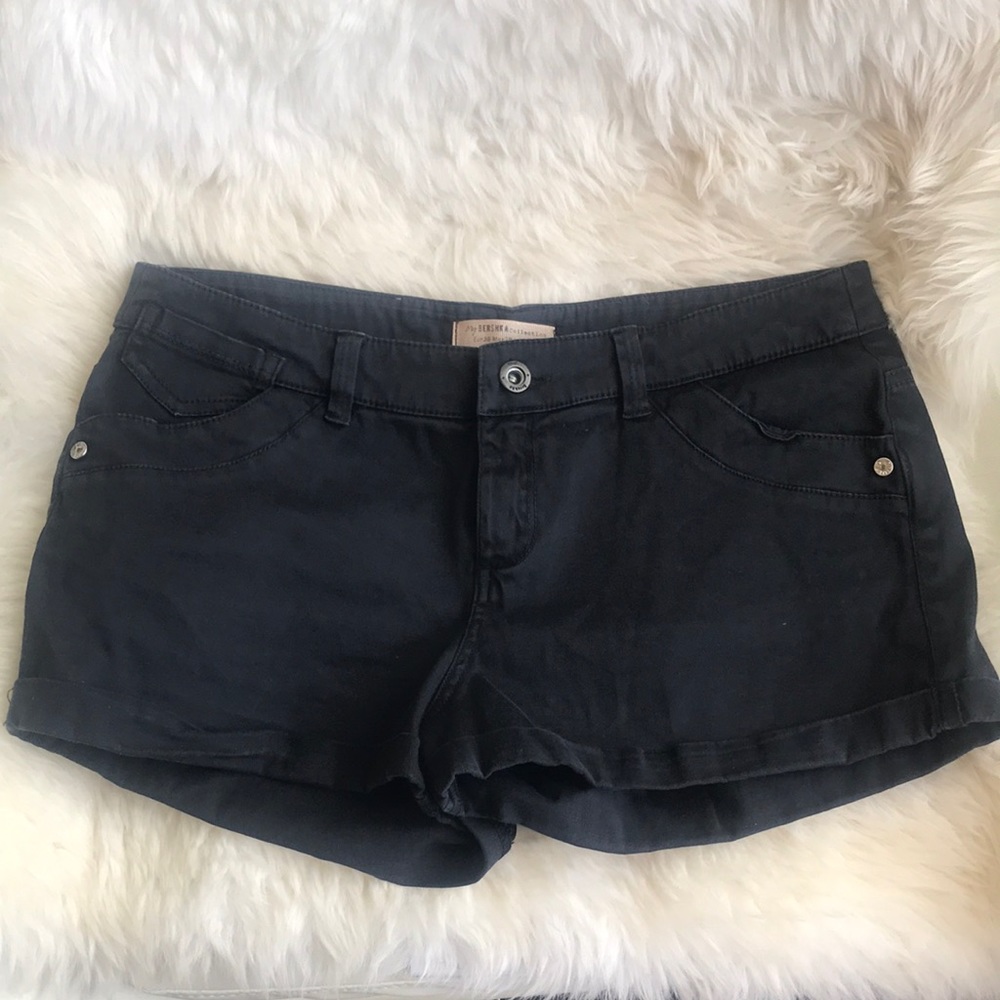 Bershka cherry shorts 6 - Picture 1 of 4